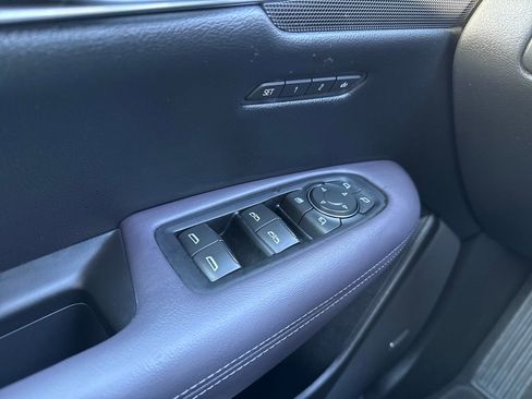 Used 2017 Cadillac XT5 Luxury w/ Driver Awareness Package image 31