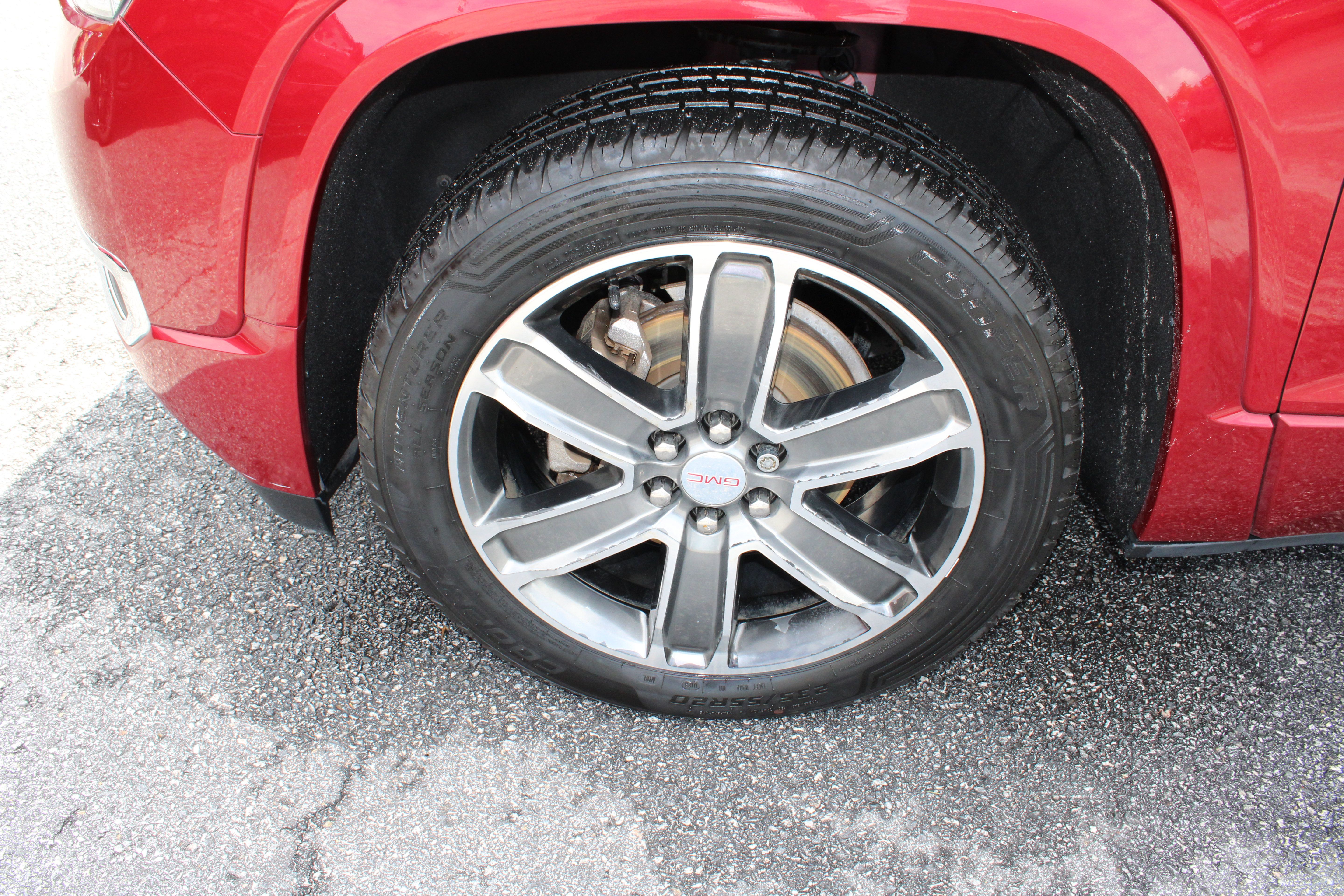Used 2019 GMC Acadia Denali w/ Technology Package FWD image 10