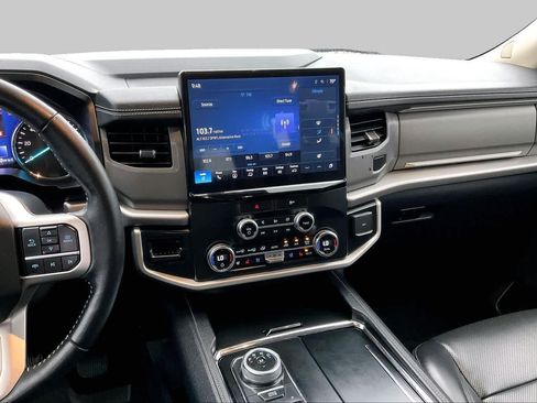 Used 2022 Ford Expedition XLT RWD image 7