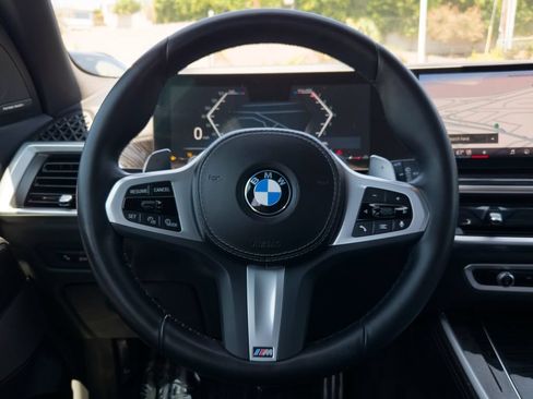 Used 2024 BMW X5 sDrive40i w/ M Sport Package RWD image 19