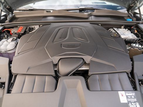 Certified 2025 Porsche Cayenne Coupe AWD/4WD image 27