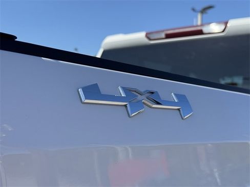 Used 2023 GMC Sierra 1500 Elevation image 9