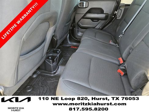 Used 2019 Jeep Wrangler Unlimited Sahara image 31