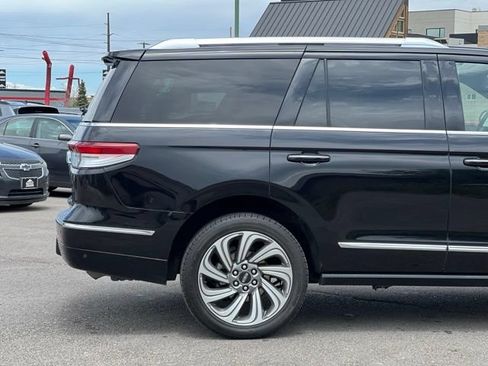 Used 2024 Lincoln Navigator Reserve AWD/4WD image 9