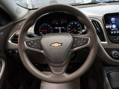 Used 2022 Chevrolet Malibu LS image 27