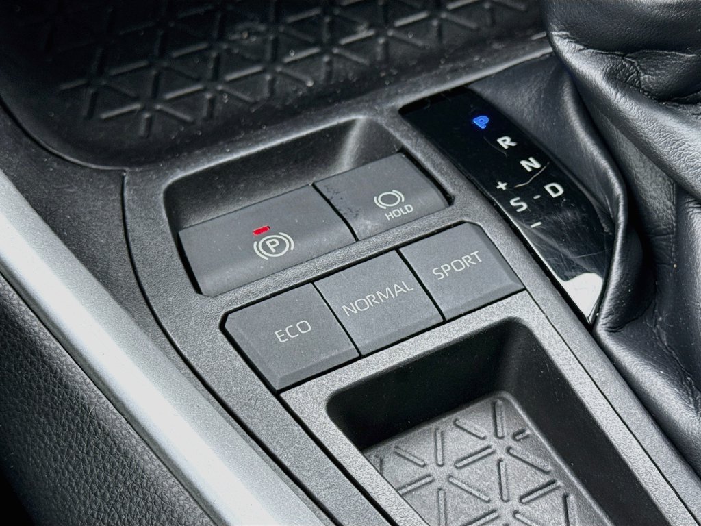 Used 2019 Toyota RAV4 XLE FWD image 21