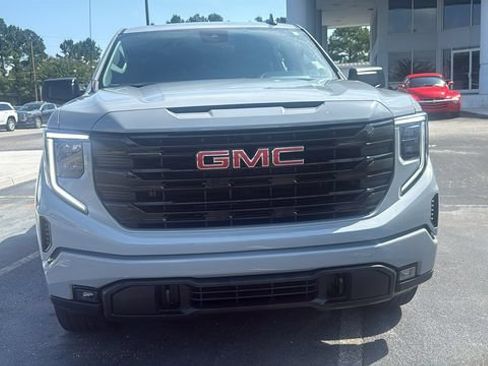 Used 2024 GMC Sierra 1500 Elevation AWD/4WD image 2