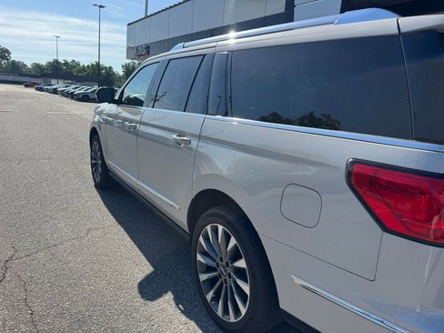 Used 2021 Lincoln Navigator L Reserve AWD/4WD image 11