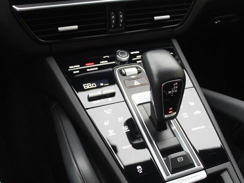 Used 2022 Porsche Cayenne Platinum Edition AWD/4WD image 8