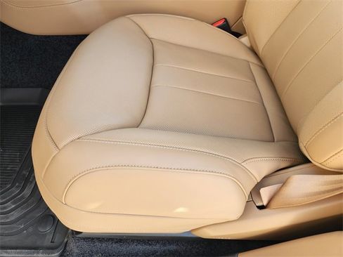 New 2026 Land Rover Range Rover SE image 17