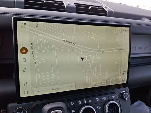 New 2026 Land Rover Defender 110 V8 AWD/4WD image 8