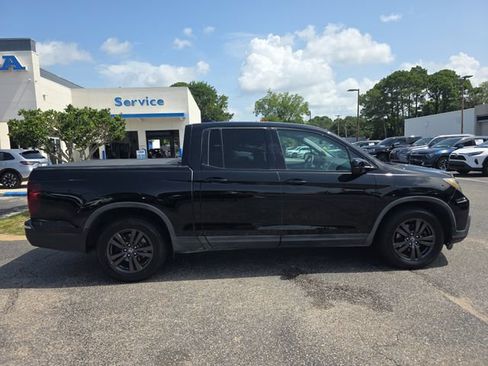 Used 2017 Honda Ridgeline Sport image 4