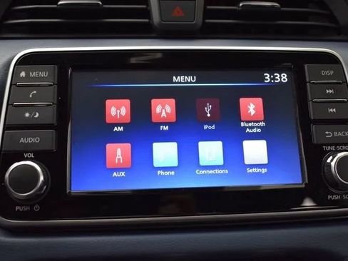 Used 2025 Nissan Versa SV FWD image 27