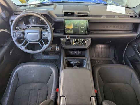 Used 2023 Land Rover Defender 110 image 14