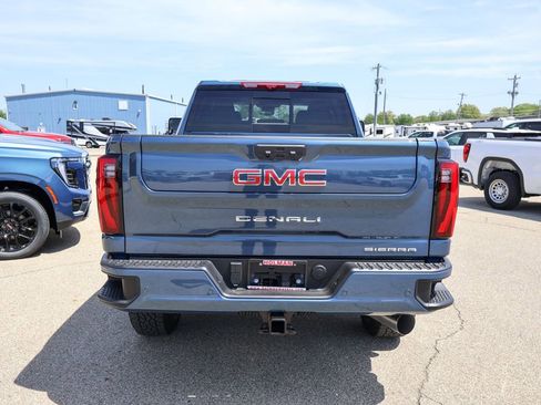 New 2026 GMC Sierra 3500 Denali w/ Denali Reserve Package AWD/4WD image 4