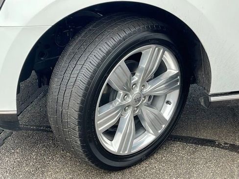 Used 2024 Ford Expedition King Ranch image 3