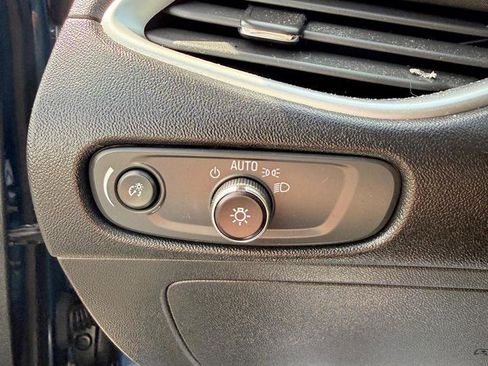 Used 2019 Chevrolet Malibu LS image 17