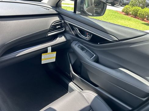 New 2025 Subaru Outback Limited image 17