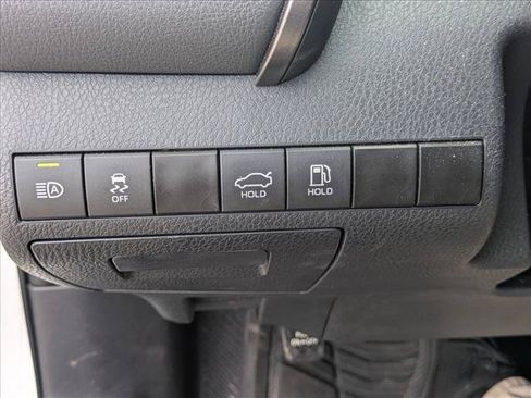 Used 2024 Toyota Camry SE FWD image 12