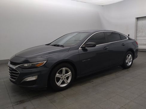 Used 2021 Chevrolet Malibu LS FWD image 2