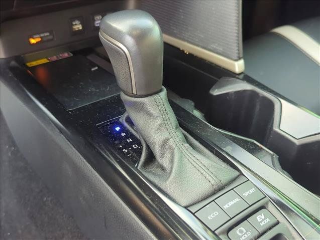 Used 2025 Toyota Camry SE w/ Convenience Package FWD image 19