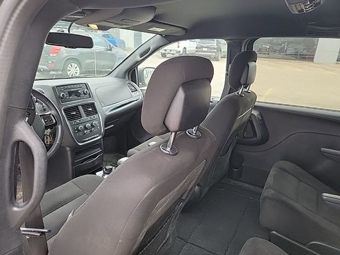 Used 2016 Dodge Grand Caravan SE image 55