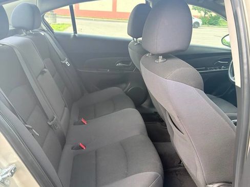 Used 2016 Chevrolet Cruze LT FWD image 8