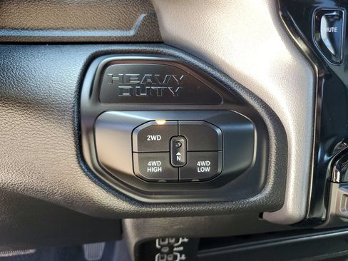 Used 2025 RAM 2500 Big Horn AWD/4WD image 24