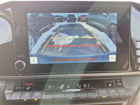 Used 2025 Toyota Camry SE w/ Convenience Package image 14