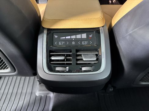 Used 2019 Volvo XC90 T6 Momentum w/ Protection Package AWD/4WD image 23