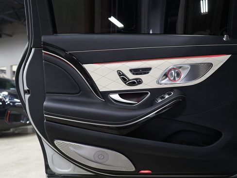 Used 2016 Mercedes-Benz Maybach S 600 image 13