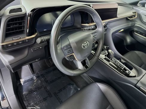 Certified 2025 Toyota Crown Signia AWD/4WD image 18