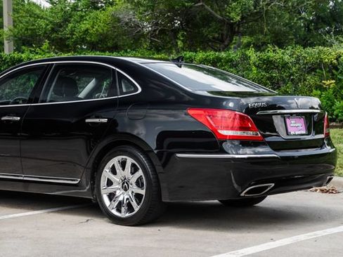 Used 2012 Hyundai Equus Signature RWD image 32
