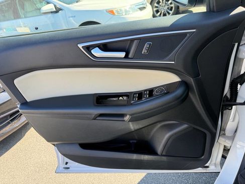 Used 2017 Ford Edge SEL w/ Equipment Group 201A image 21
