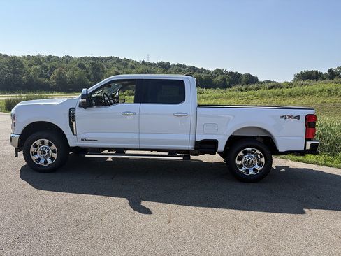 New 2026 Ford F250 Lariat w/ Chrome Package AWD/4WD image 2