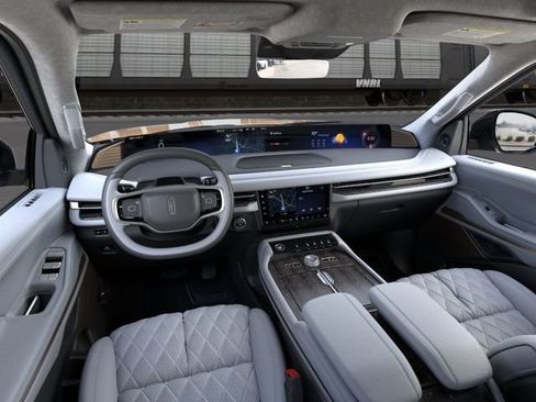 New 2026 Lincoln Navigator L Black Label AWD/4WD image 9