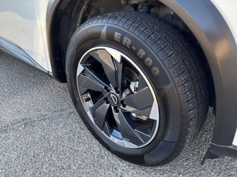Used 2025 Nissan Rogue SV AWD/4WD image 31