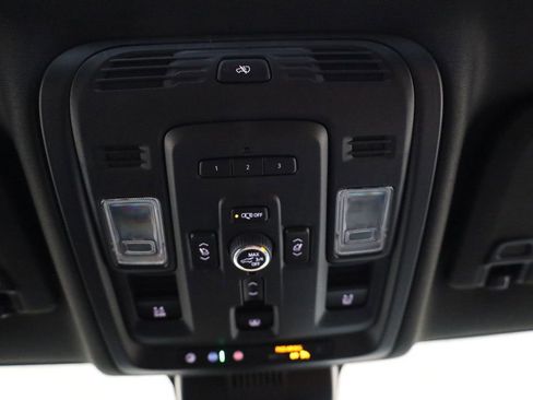 Used 2023 GMC Yukon XL Denali Ultimate image 34