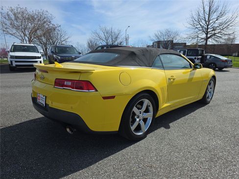 Used 2015 Chevrolet Camaro LT RWD image 4