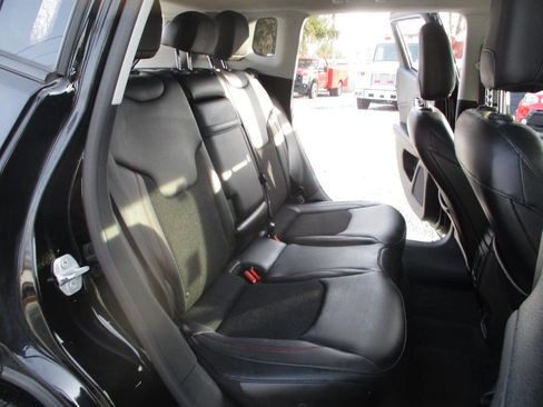 Used 2018 Jeep Compass Trailhawk w/ Cold Weather Group image 27