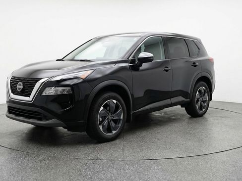 Used 2025 Nissan Rogue SV image 3