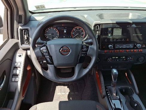 Certified 2025 Nissan Frontier PRO-4X AWD/4WD image 13