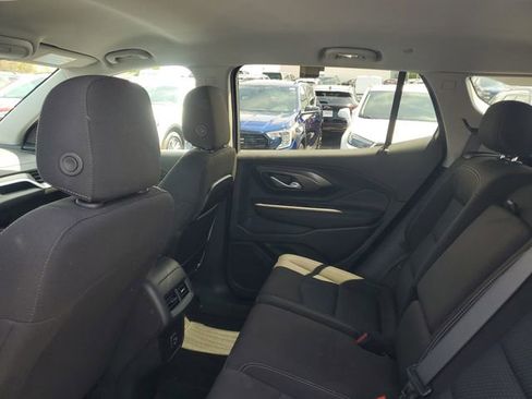 Used 2024 GMC Terrain SLE w/ Driver Convenience Package AWD/4WD image 9