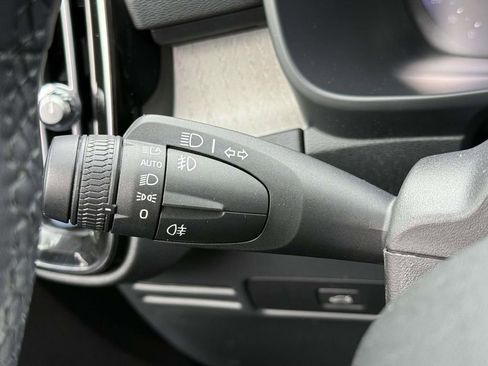 Used 2023 Volvo XC40 B5 Plus w/ Driver Assist Package AWD/4WD image 29