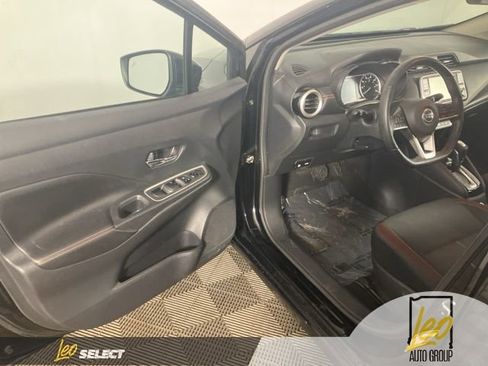 Used 2020 Nissan Versa SR w/ Convenience Package image 11