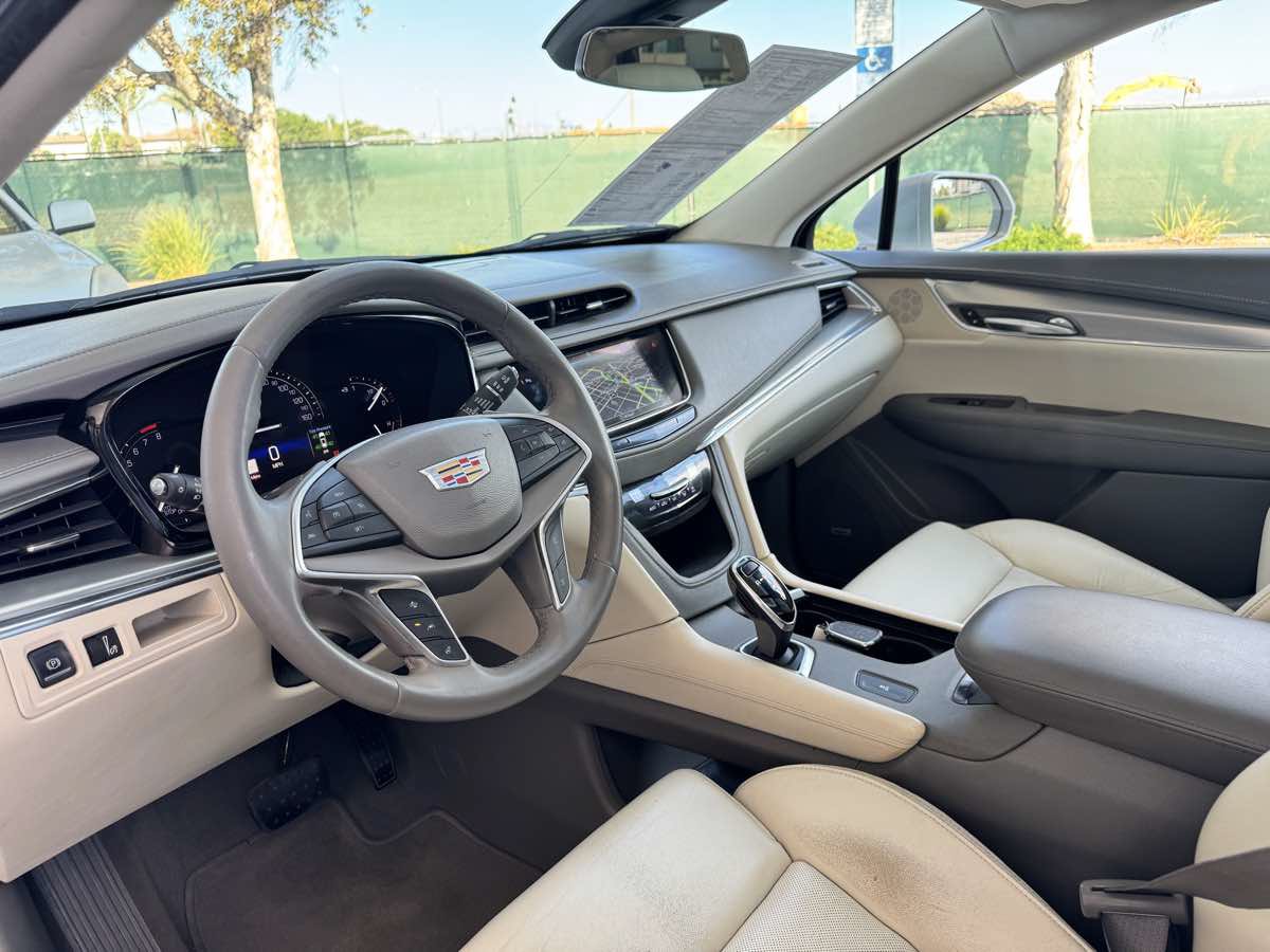 Used 2017 Cadillac XT5 Luxury w/ Driver Awareness Package FWD image 34