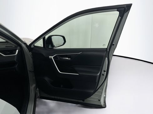 Used 2023 Toyota RAV4 XLE Premium AWD/4WD image 32