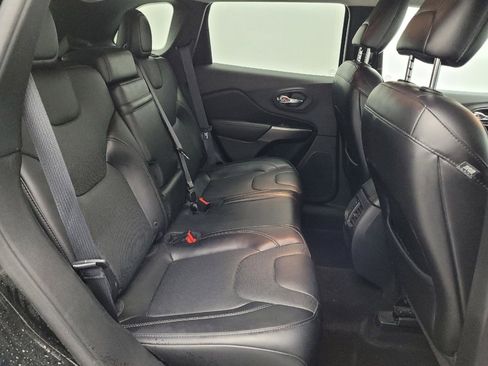 Used 2019 Jeep Cherokee Limited image 19