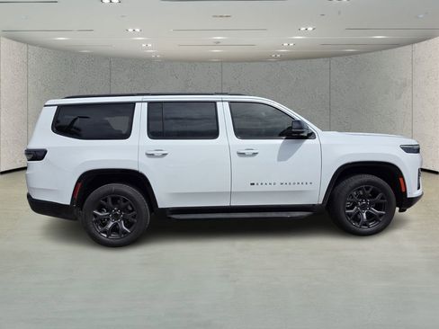 New 2026 Jeep Grand Wagoneer Limited w/ Convenience Group I image 3