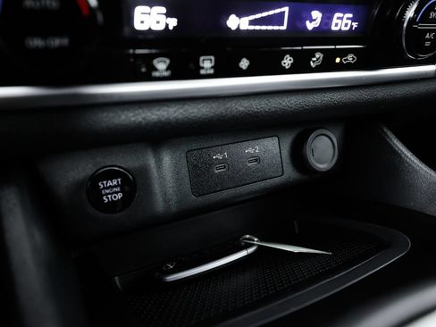 Used 2025 Nissan Rogue SV FWD image 27